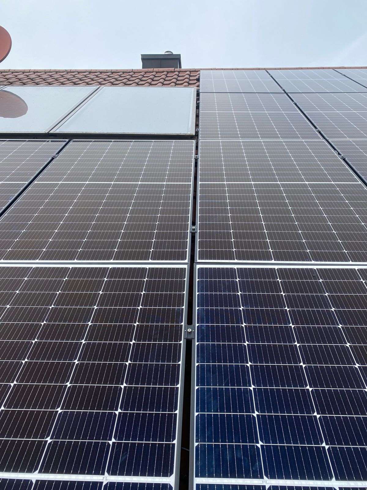 PV Anlage auf einem Hausdach in München